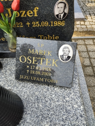 Grób Marek Osetek
