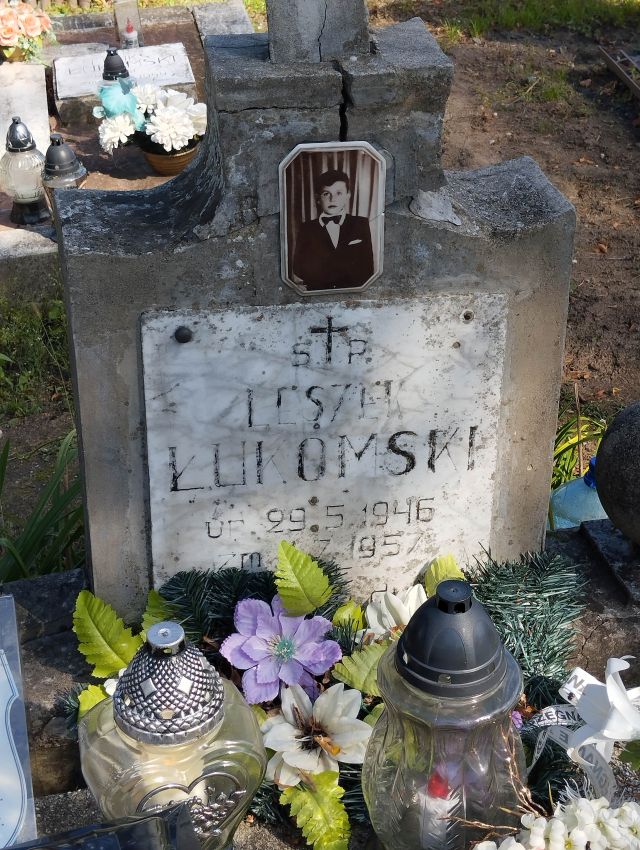 Leszek ŁUKOMSKI 1946 Dolice - Grobonet - Wyszukiwarka osób pochowanych