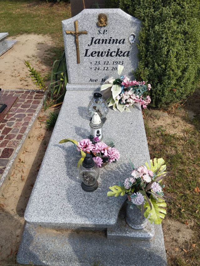Janina LEWICKA  1923 Dolice - Grobonet - Wyszukiwarka osób pochowanych